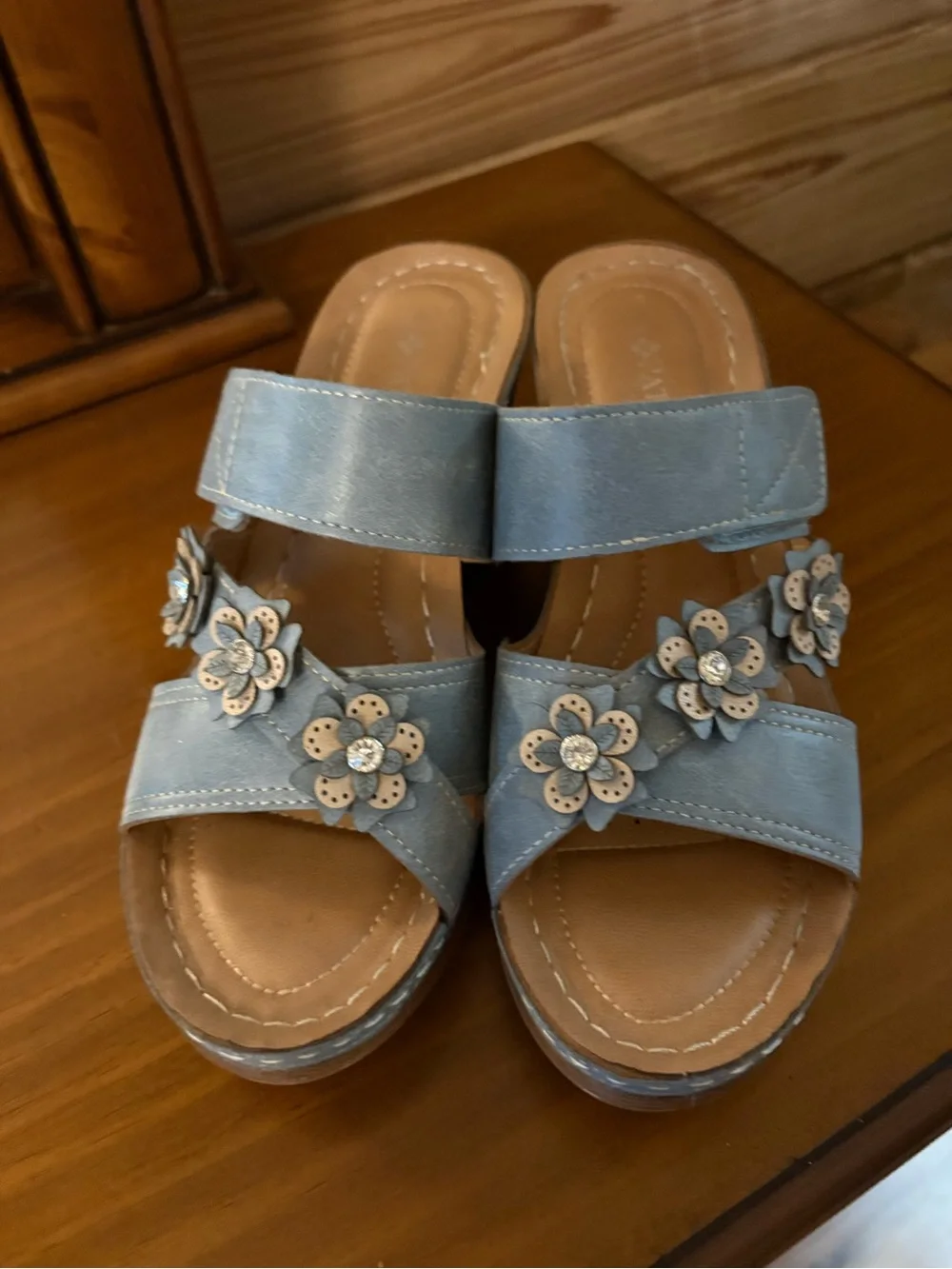 Pareizi Blue Floral Slide Sandals